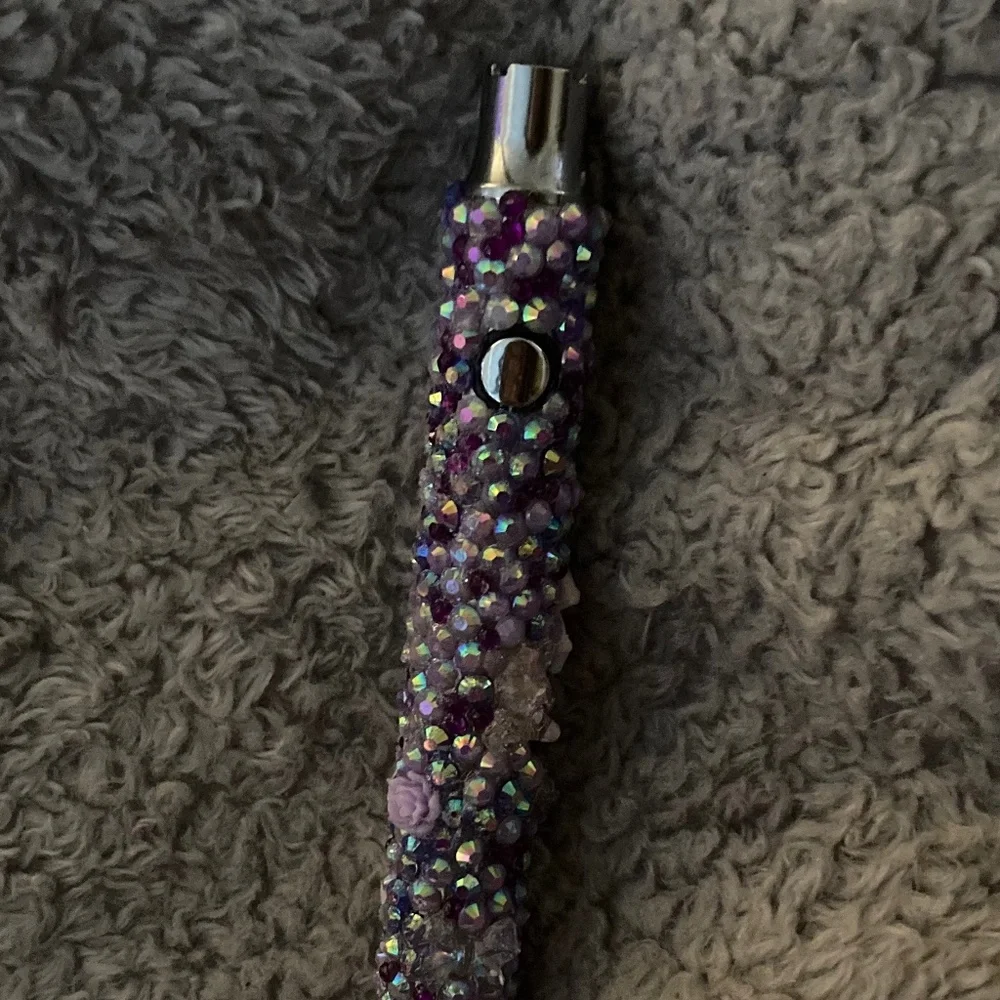 bedazzled vape pen battery bedazzled batteries are in stock and ready to ship now at  highmaintenanceshoptique.com 💕 , #hellokitty #vape #battery #crystals  #kawaii #bling #kawaiiaesthetic #vaper #girly #hellokittylover
